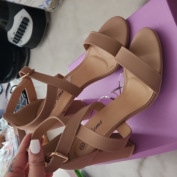 Baige Wedge Heels - Picture 1 of 2